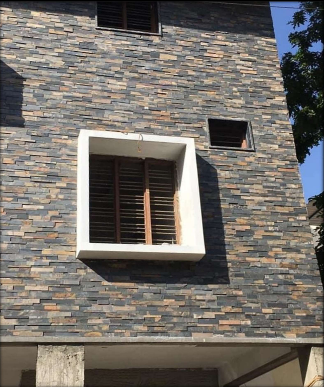 A close-up of a 1001 Jack Multi Stone 609.6x152.4 mm Wall Cladding available at Material Depot in Bangalore